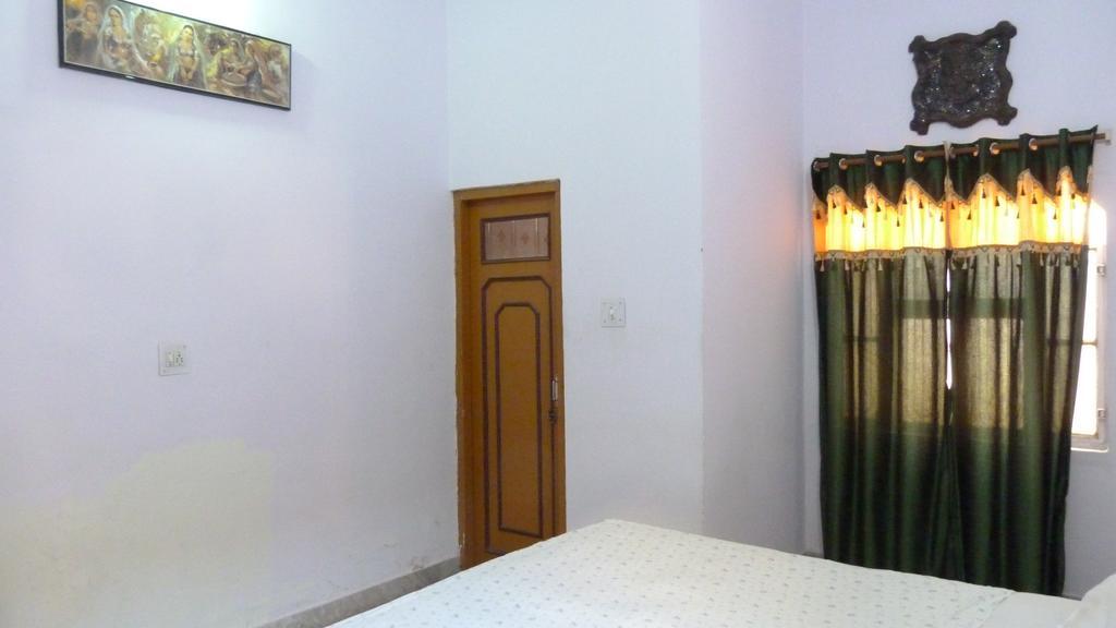 เกศวะ พาเลซ Bed & Breakfast พุชการ์ ห้อง รูปภาพ