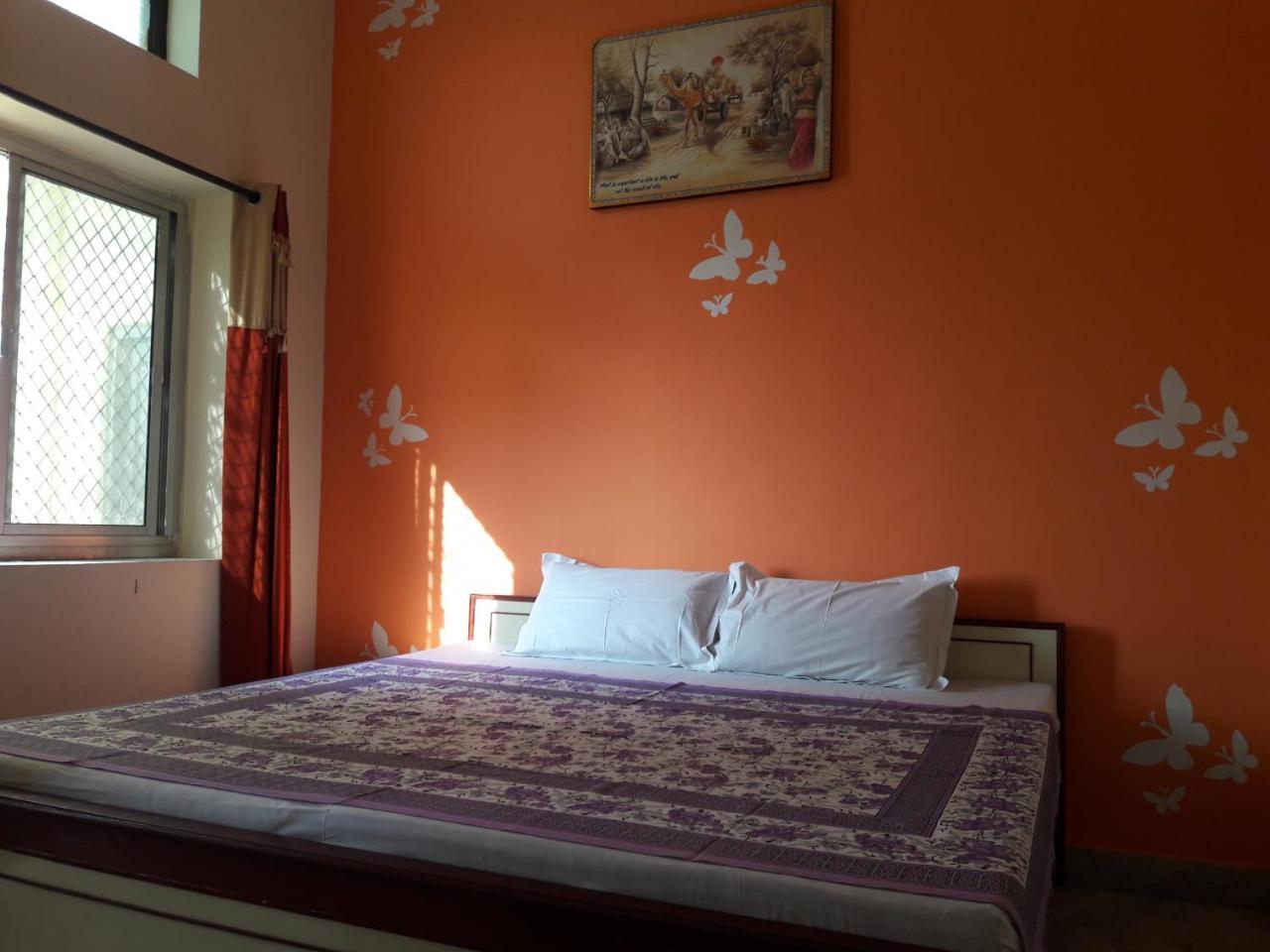 เกศวะ พาเลซ Bed & Breakfast พุชการ์ ภายนอก รูปภาพ