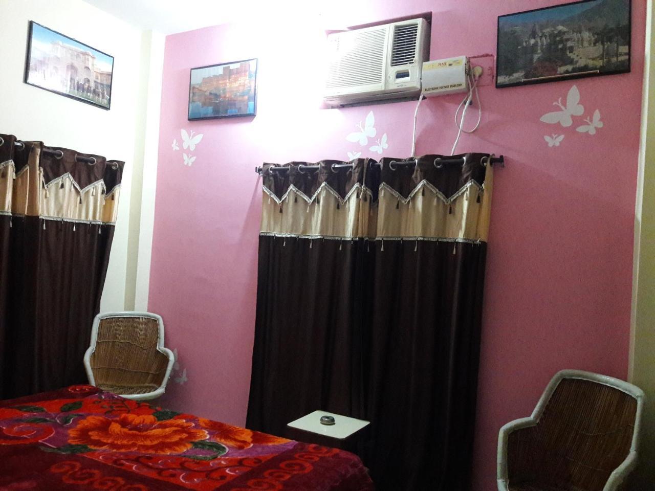 เกศวะ พาเลซ Bed & Breakfast พุชการ์ ภายนอก รูปภาพ