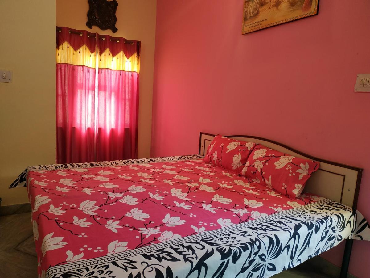 เกศวะ พาเลซ Bed & Breakfast พุชการ์ ภายนอก รูปภาพ