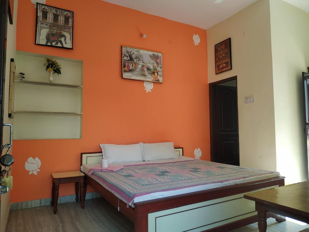 เกศวะ พาเลซ Bed & Breakfast พุชการ์ ภายนอก รูปภาพ