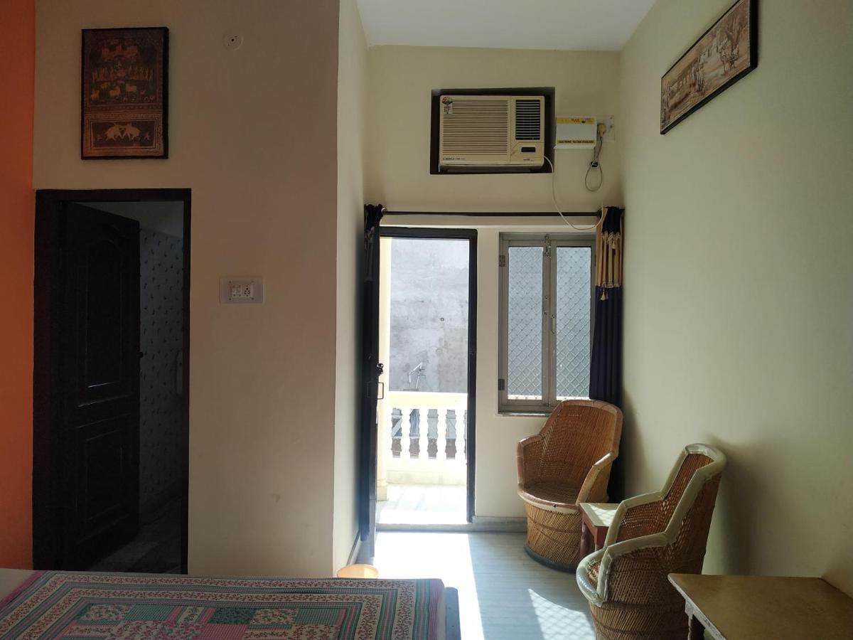 เกศวะ พาเลซ Bed & Breakfast พุชการ์ ภายนอก รูปภาพ